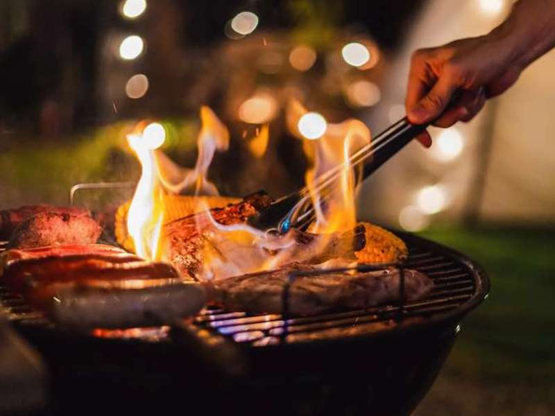 Outdoor Barbecue Grate for a Sizzling Hot Mess